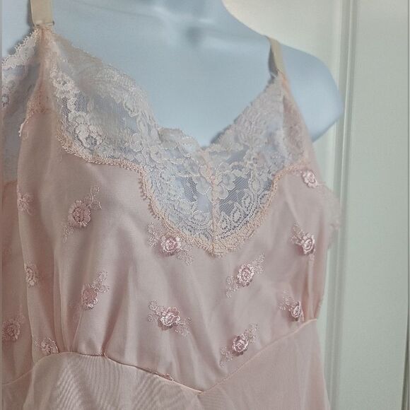 BEL-AIR Vintage Slip Dress - Picture 2 of 11